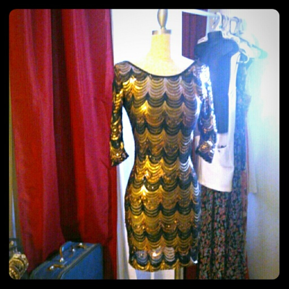 a'gaci Dresses & Skirts - Sequined bodycon dress